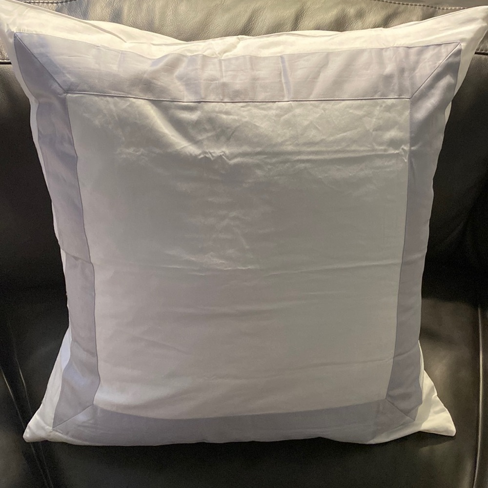 EVERHOME Emory Hotel Border Euro Sham 100% Cotton, Size 26 in x 26 in NEW